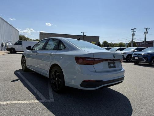 2025 Volkswagen Jetta 1.5T SE