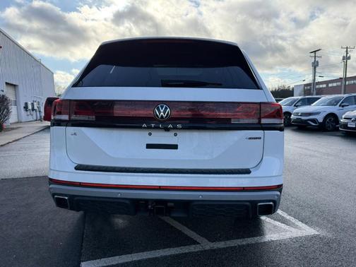 2025 Volkswagen Atlas 2.0T Peak Edition
