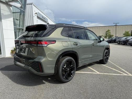 2025 Volkswagen Tiguan 2.0T SE R-Line Black