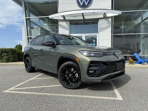 2025 Volkswagen Tiguan 2.0T SE R-Line Black