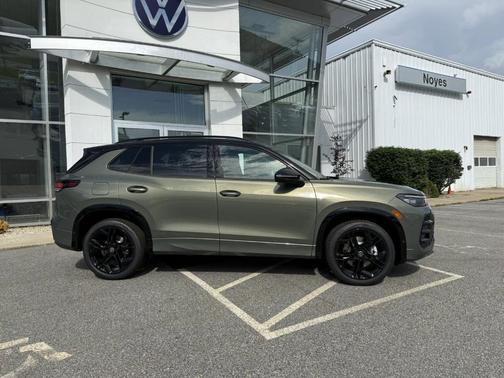 2025 Volkswagen Tiguan 2.0T SE R-Line Black