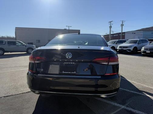 2022 Volkswagen Passat 2.0T SE