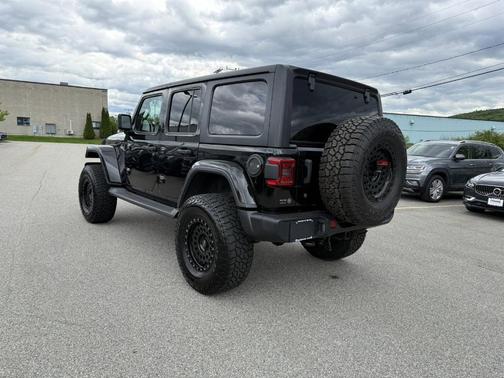 Black Clearcoat 2018 Jeep Wrangler Unlimited Sahara