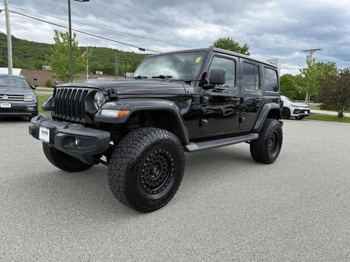 Black Clearcoat 2018 Jeep Wrangler Unlimited Sahara