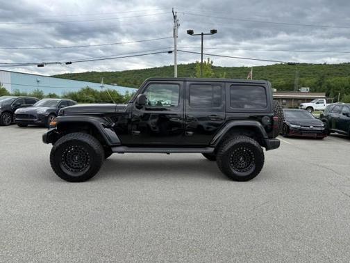 Black Clearcoat 2018 Jeep Wrangler Unlimited Sahara