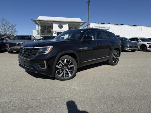 Deep Black Pearl 2026 Volkswagen Atlas Cross Sport 2.0T SEL Premium R-Line