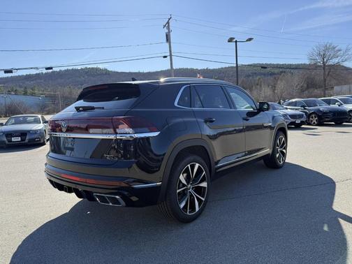 Deep Black Pearl 2026 Volkswagen Atlas Cross Sport 2.0T SEL Premium R-Line