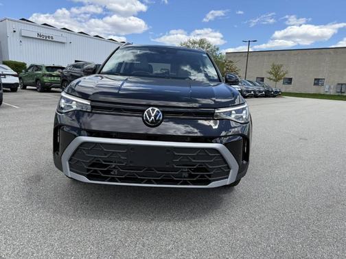 Deep Black Pearl 2026 Volkswagen Taos 1.5T SE