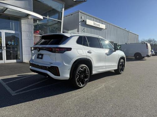 2026 Volkswagen Tiguan 2.0T SEL