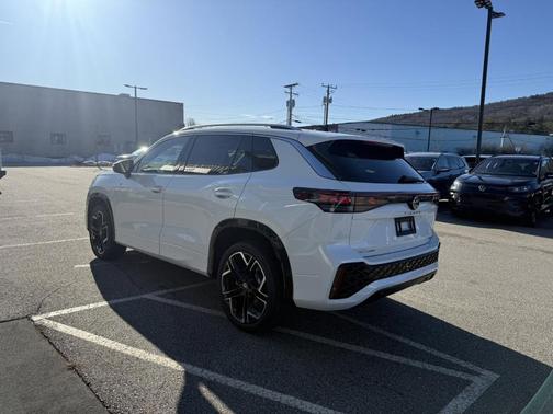 2026 Volkswagen Tiguan 2.0T SEL