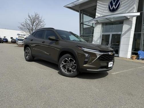 Harvest Gold / Bronze 2024 Chevrolet Trax LT