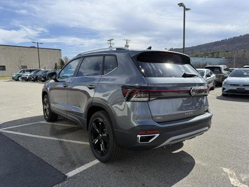 2025 Volkswagen Taos 1.5T SEL