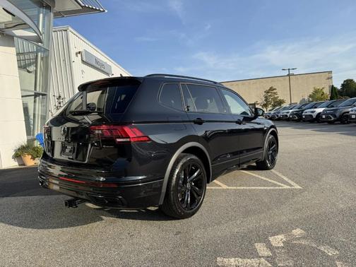 2023 Volkswagen Tiguan 2.0T SE R-Line Black