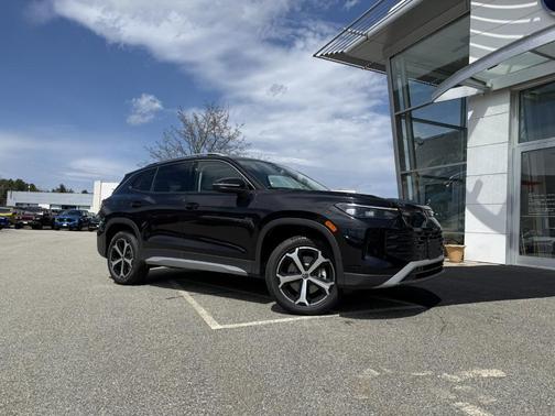 Deep Black Pearl 2026 Volkswagen Tiguan 2.0T SE