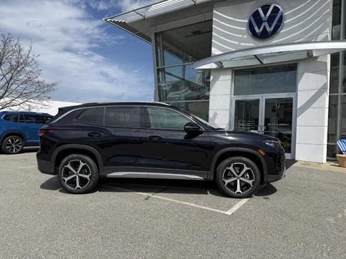Deep Black Pearl 2026 Volkswagen Tiguan 2.0T SE