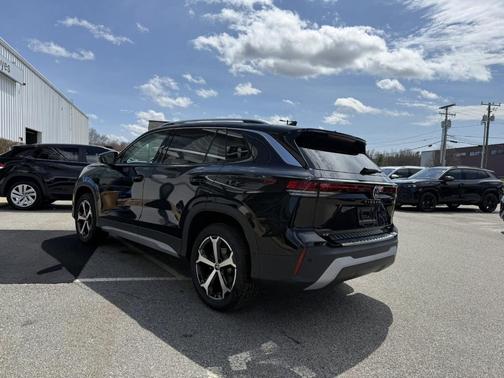 Deep Black Pearl 2026 Volkswagen Tiguan 2.0T SE