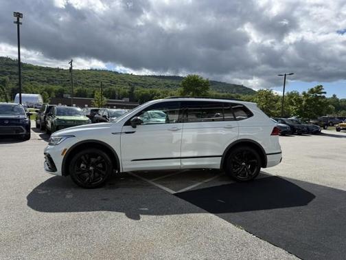 Opal White Pearl Effect 2024 Volkswagen Tiguan 2.0T SE R-Line Black