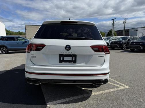 Opal White Pearl Effect 2024 Volkswagen Tiguan 2.0T SE R-Line Black