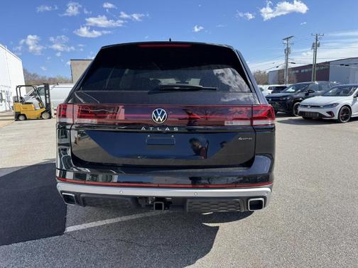 Deep Black Pearl Effect 2026 Volkswagen Atlas 2.0T Peak Edition
