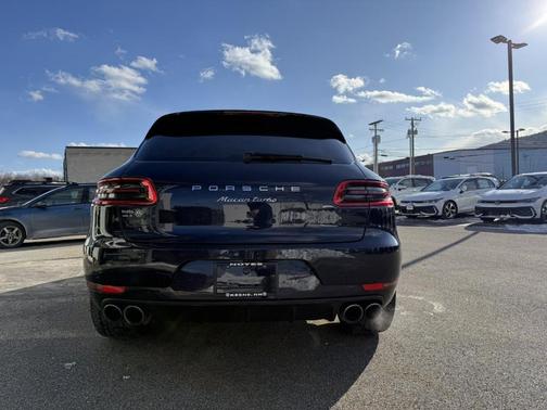 2018 Porsche Macan Turbo
