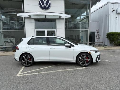 2025 Volkswagen Golf GTI 2.0T SE