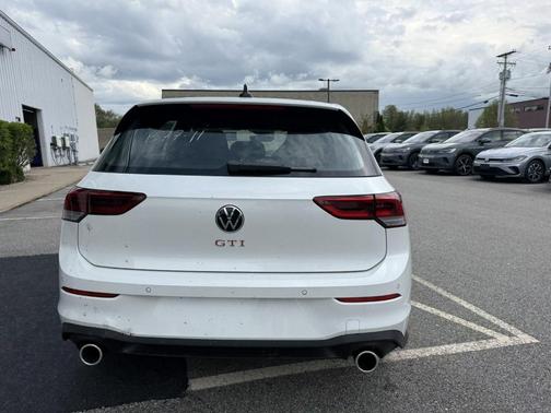 2025 Volkswagen Golf GTI 2.0T SE
