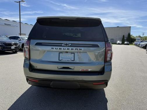 2023 Chevrolet Suburban RST