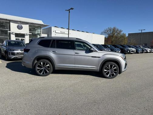 2026 Volkswagen Atlas 2.0T SEL Premium R-Line