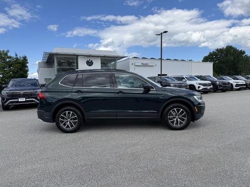 Dark Moss Green Metallic 2019 Volkswagen Tiguan 2.0T SE