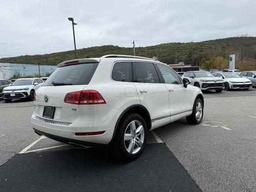 2012 Volkswagen Touareg Lux