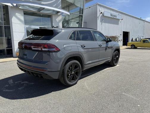 2025 Volkswagen Atlas Cross Sport 2.0T SEL R-Line Black