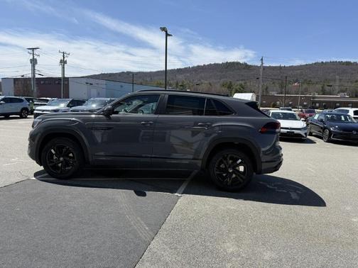 2025 Volkswagen Atlas Cross Sport 2.0T SEL R-Line Black