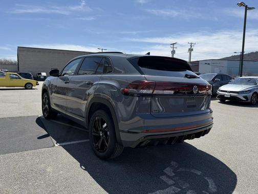 2025 Volkswagen Atlas Cross Sport 2.0T SEL R-Line Black