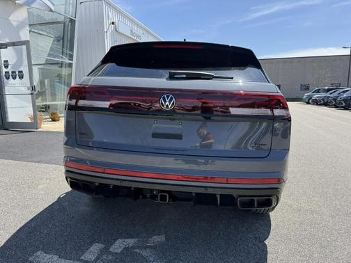 2025 Volkswagen Atlas Cross Sport 2.0T SEL R-Line Black