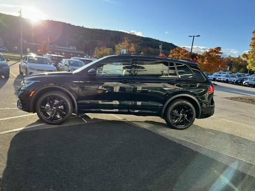 2024 Volkswagen Tiguan 2.0T SE R-Line Black