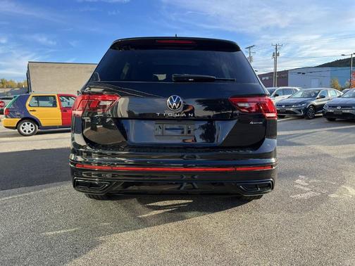 2024 Volkswagen Tiguan 2.0T SE R-Line Black