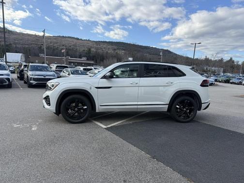 2026 Volkswagen Atlas Cross Sport 2.0T SEL R-Line Black