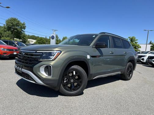 2024 Volkswagen Atlas 2.0T Peak Edition SE w/Technology