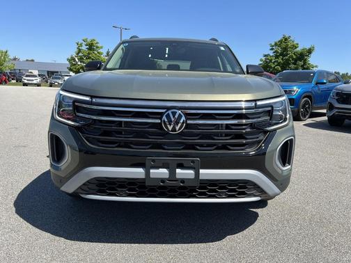 2024 Volkswagen Atlas 2.0T Peak Edition SE w/Technology