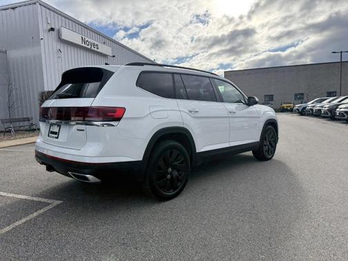 2025 Volkswagen Atlas 2.0T SE