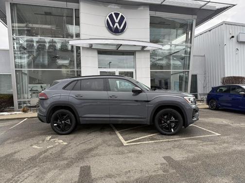2026 Volkswagen Atlas Cross Sport 2.0T SEL R-Line Black