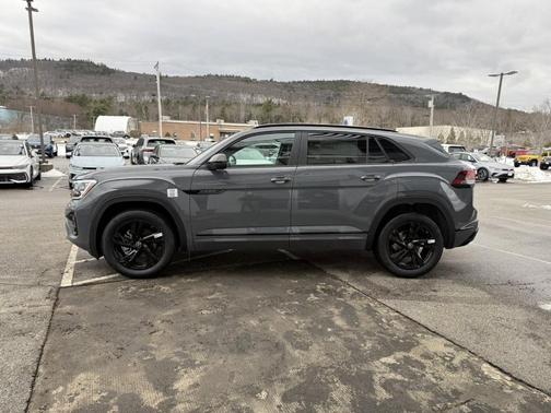 2026 Volkswagen Atlas Cross Sport 2.0T SEL R-Line Black
