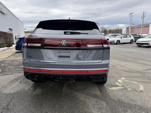 2026 Volkswagen Atlas Cross Sport 2.0T SEL R-Line Black
