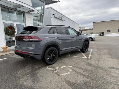 2026 Volkswagen Atlas Cross Sport 2.0T SEL R-Line Black