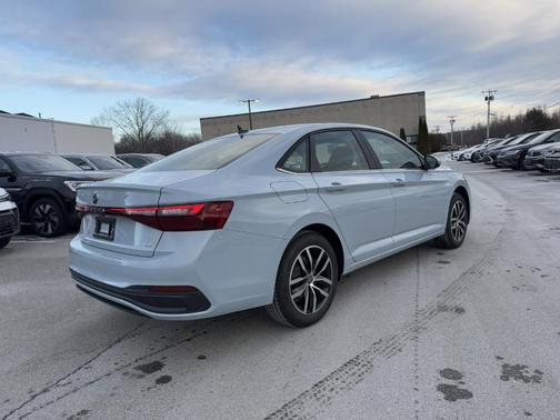 2025 Volkswagen Jetta 1.5T SE