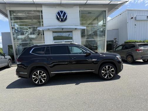 2025 Volkswagen Atlas 2.0T SEL Premium R-Line