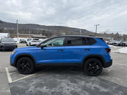 2025 Volkswagen Taos 1.5T SE Black