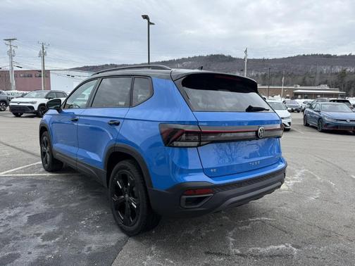 2025 Volkswagen Taos 1.5T SE Black