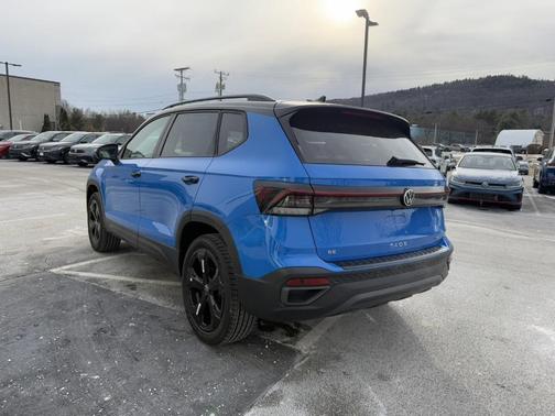 2025 Volkswagen Taos 1.5T SE Black