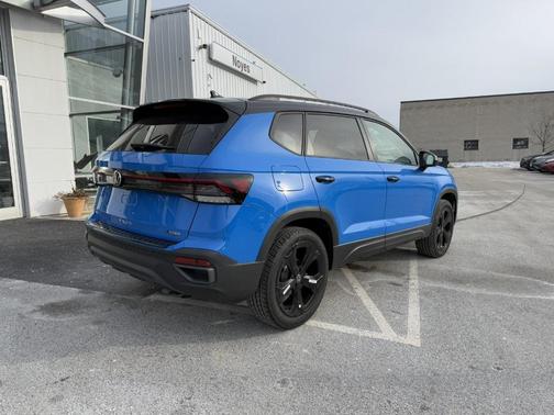 2025 Volkswagen Taos 1.5T SE Black